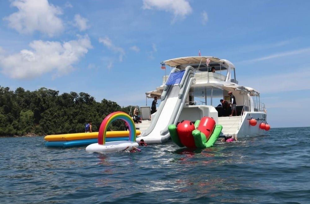 Dengan Bajet RM 200, Anda Kini Boleh Menaiki Cruise Bot Mewah Di Kota Kinabalu