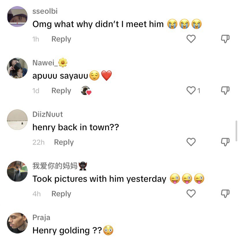 Video Henry Golding Dan Antoni Porowski Berada Di Waterfront Kuching Buat Netizen Teruja