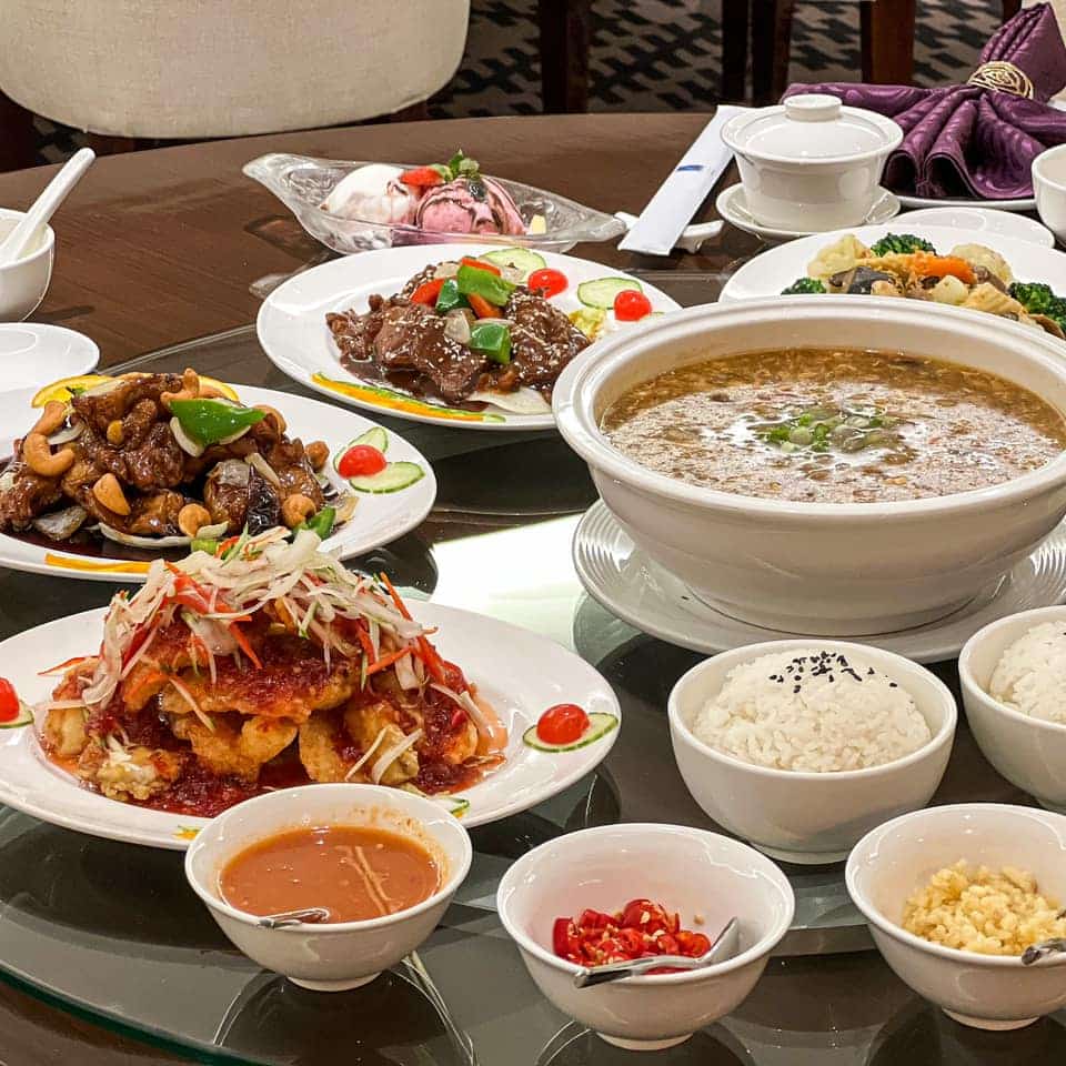 Ini Senarai Hotel Di Kuching Tawarkan Christmas Buffet 2023