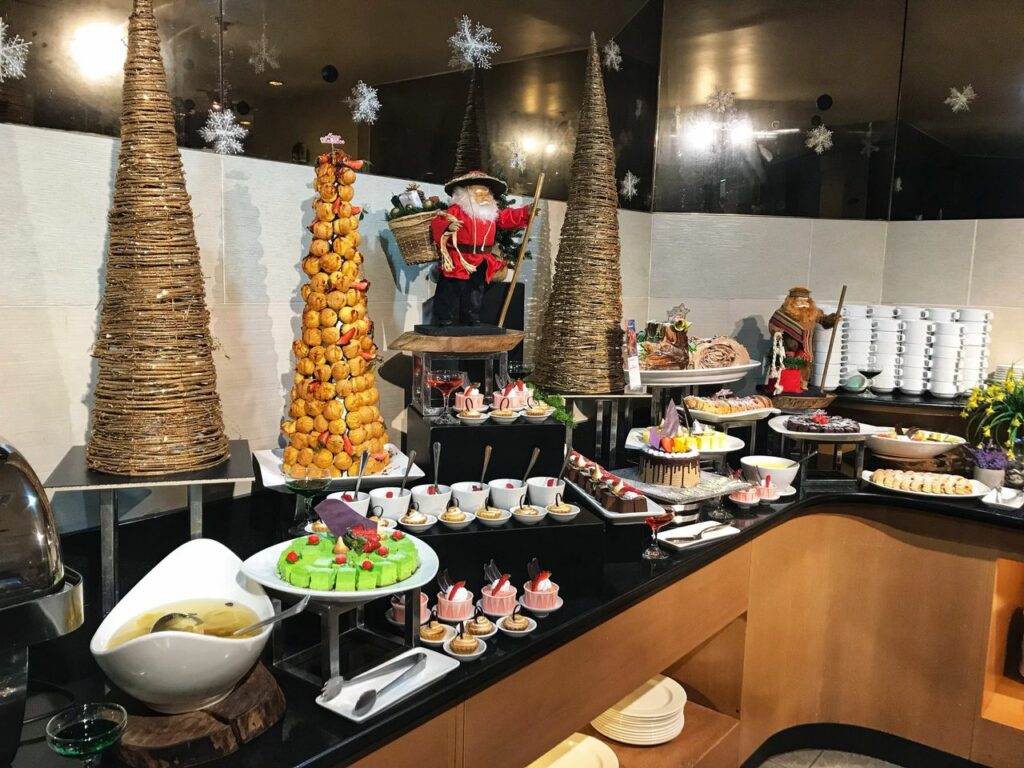 Christmas Buffet Kuching 2024 Delly Moreen
