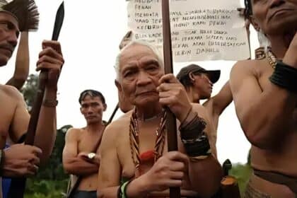 Kenali Kaum Penan, Antara Kaum Terakhir Yang Masih Amalkan Gaya Hidup Nomad
