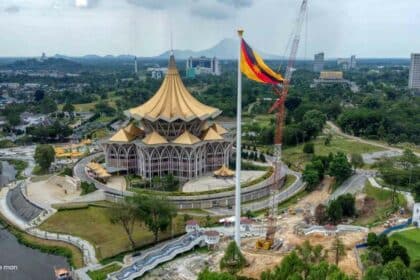 Pecah Rekod Di Asia Tenggara, Tiang Bendera Gergasi Sarawak Bakal Dirasmikan 31 Dis Ini