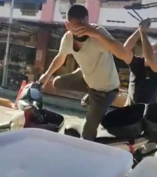 Macam Gusti WWE, Pencuri Motosikal Tergamam Dipukul Owner Di Sabah