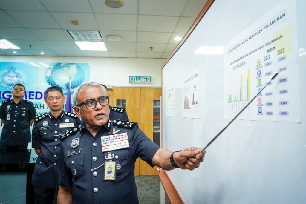 Kapal Marin Beroperasi Bersama Petronas Terlibat Penyelewengan Diesel Di Sabah Sarawak