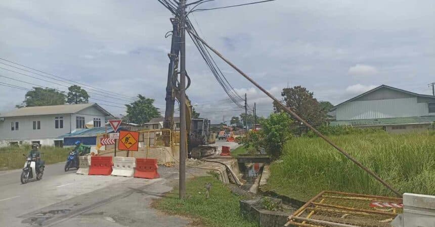 Bahaya Dan Menyesakkan, Penduduk Gesa Projek Selenggara Jalan Di Kampung Gita Dipercepat