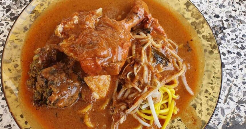 Ini Antara 5 Port Rojak Ayam Yang Nyaman Di Kuching