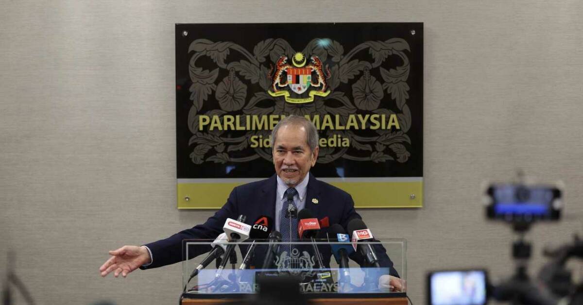 Media Lapor Wan Junaidi Letak Jawatan Presiden Dewan Negara, Mungkin Dilantik Jadi TYT Sarawak