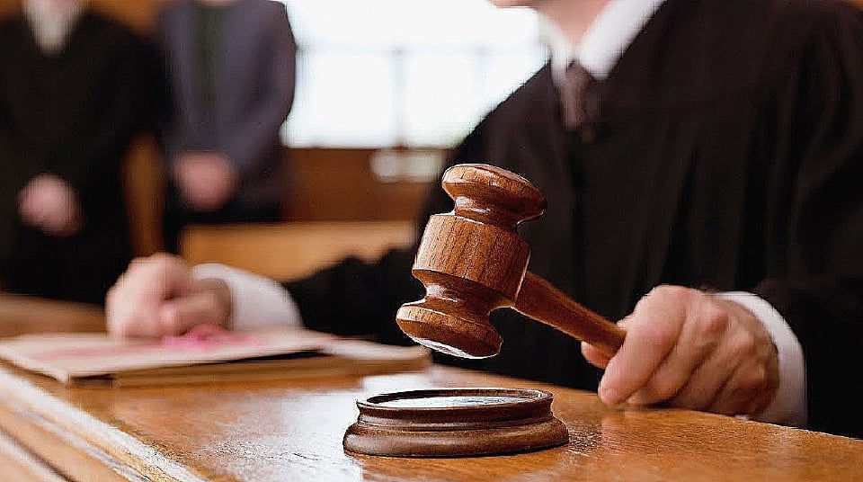 Kerana Enggan Putus Cinta, Lelaki Tumbuk Teman Wanita Di Kuching Didenda RM1800