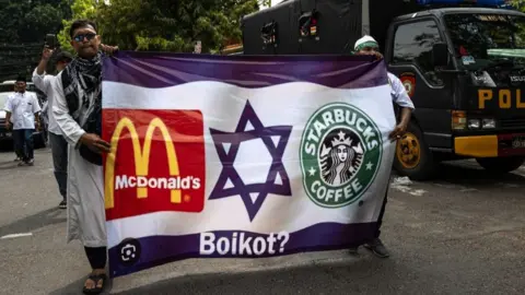 Starbucks Malaysia Keluar Kenyataan Rasmi, Tegas Pendirian Tidak Salur Dana Pada Perang