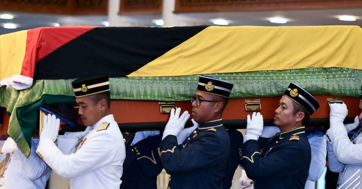 Orang Ramai Dijemput Beri Penghormatan Terakhir Buat Tun Taib Hari Ini Di DUN Sarawak