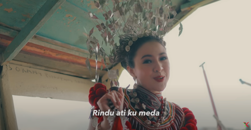 Baby Shima Sekolahkan Balik Netizen Yang Menyelarnya Guna Ngepan Iban Sebagai Pakaian Orang Kafir