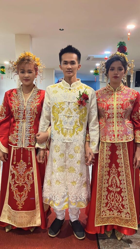 Tular Lelaki Di Kuching Ini Kahwini Dua Isteri Sekaligus, Jadi Tumpuan Netizen