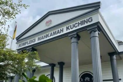 Dua Rakan Bawah Umur Mengaku Bersalah Curi Motosikal Di Kuching
