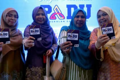 Karim Mahu Orang Sarawak Hentikan Pendaftaran PADU Serta Merta