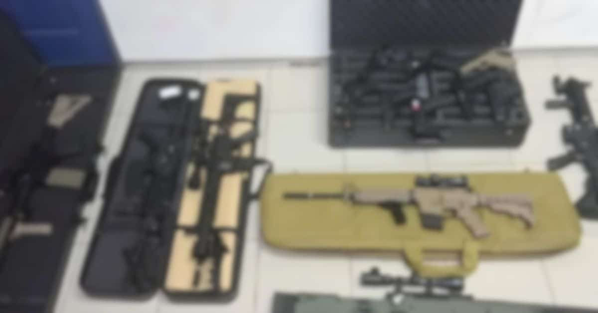 Lelaki Ini Ditahan Gara-Gara Miliki 16 Senjata Tiruan Di Lahad Datu