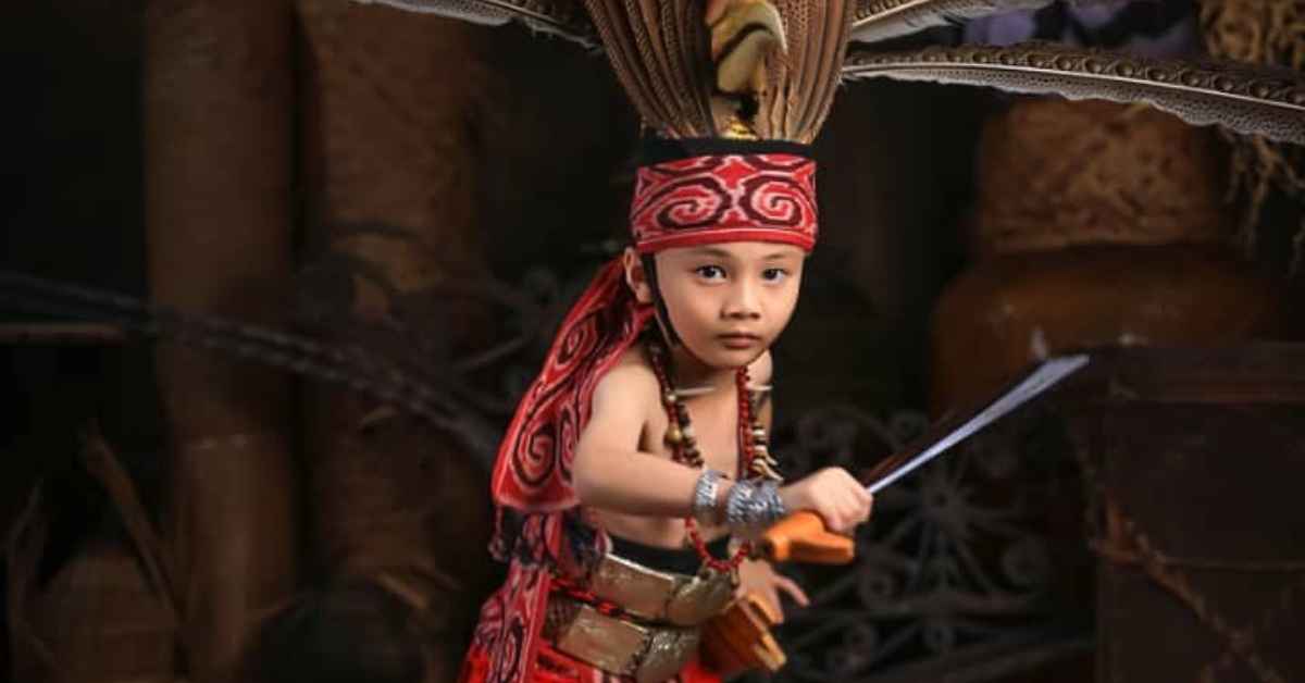 Penari Cilik Ngajat, Kenali Dion Das Louis Duta Budaya Sarawak Ke Amerika Syarikat