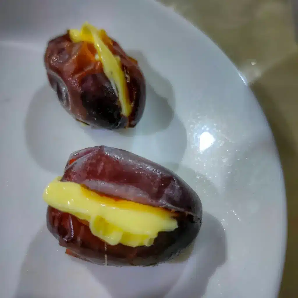 Dr Zul Saran Makan Kurma Butter Sempena Bulan Ramadan