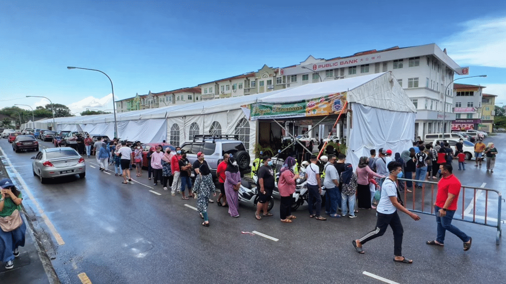 Umat Islam Di Seluruh Negara Belanja Hampir RM 5.4 Bilion Dekat Bazar Ramadan