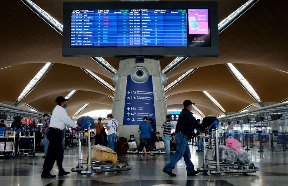 Kerajaan Sambung Bantu Kos Penerbangan Pelajar Melalui FLYsiswa Sebanyak RM300