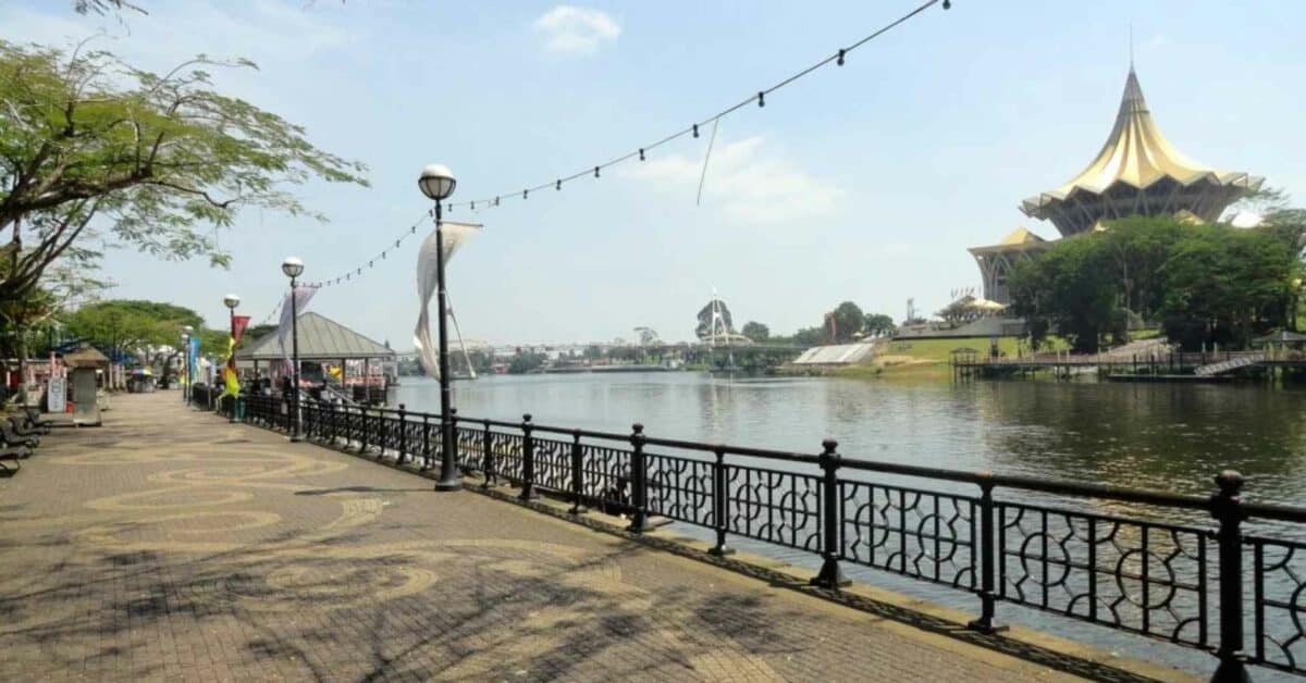 3 Majlis Perbandaran Sarawak Terima Anugerah Standard Bandar Pelancong Bersih ASEAN