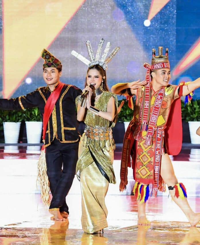 Penyanyi Sabah, Bella Astillah Mewakili Malaysia Di Festival Muzik China