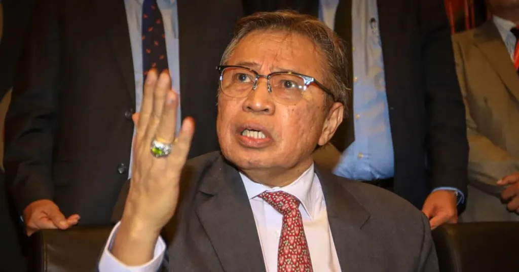 Didakwa Fitnah Premier Sarawak, Wartawan Buat Laporan Polis Terhadap Penulis