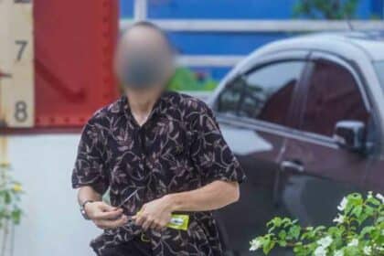 Lelaki Didenda RM100 Gara-Gara Tampal Bendera Israel Di Restoran Makanan Segera