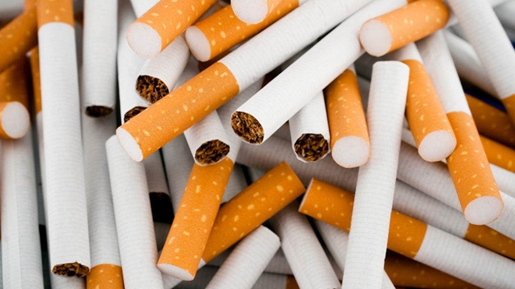 Kastam Sarawak Rampas Rokok Seledup Bernilai RM1.23 Juta Dari Lori Mencurigakan Di Kuching