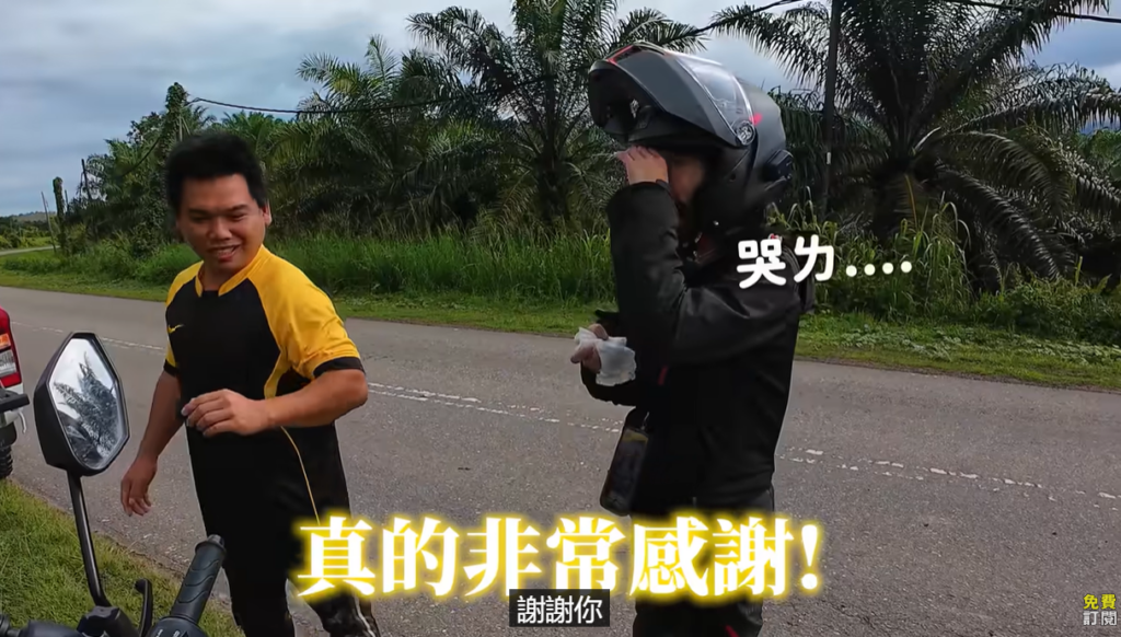 Terkandas Di Jalan Sunyi, Vlogger Dari Taiwan Tersentuh Dengan Sikap Murni Orang Sabah