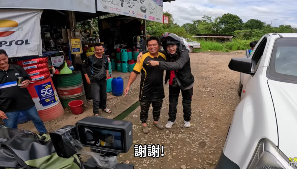 Terkandas Di Jalan Sunyi, Vlogger Dari Taiwan Tersentuh Dengan Sikap Murni Orang Sabah