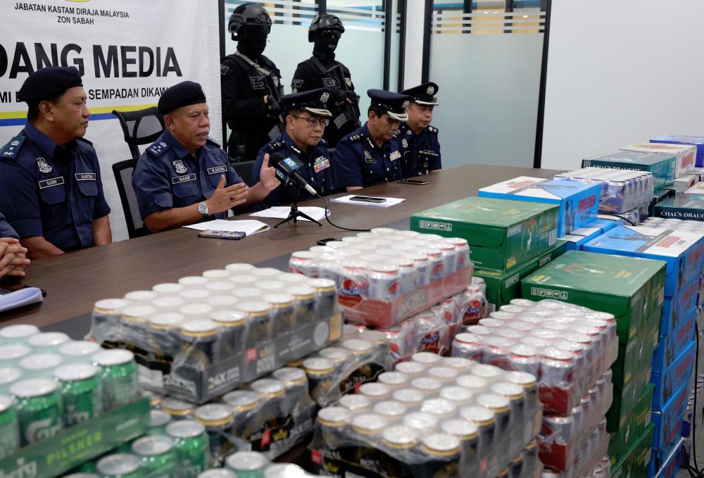 Kastam Sabah Rampas 6 Kontena Arak Bernilai Lebih RM2.74 Juta