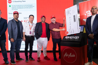 AirAsia Lancar Penerbangan Baharu Kuching Dan KK Ke Subang Serendah RM88