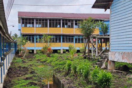 Lewat Bina Sekolah Baharu, SMK Sebuyau Terpaksa Belajar Di Khemah