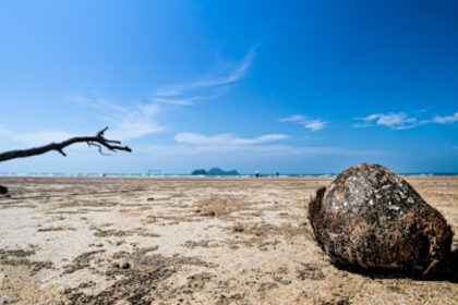 Masuk Percuma, Pantai Trombol Paradise Kini Kembali Buka Untuk Orang Ramai