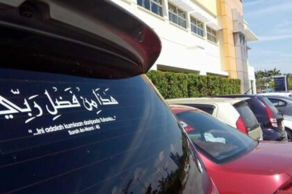 Tampal Ayat Al-Quran Atau Zikir Di Cermin Kereta, Ini Penjelasan Dr Zulkifli