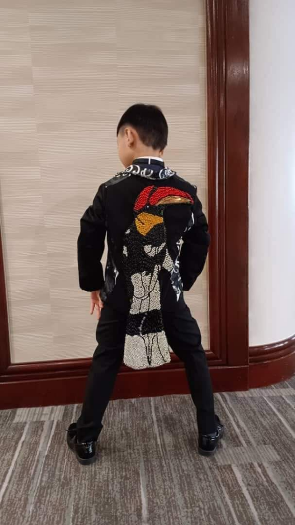 Wakili Malaysia Bawa Tarian Ngajat Di Amerika, Penari Cilik Dari Sarawak Ini Menang Emas