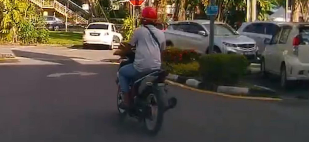 Polis Kini Giat Buru Lelaki Ragut Beg Tangan Wanita Di Miri