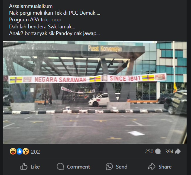 Tular Bendera Lama Sarawak Ditayang Hadapan Pusat Konvensyen Demak Tarik Perhatian Ramai