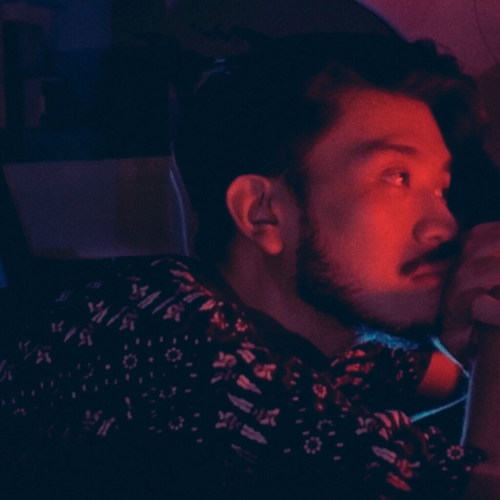 Perjalanan seni seorang penyanyi dari Miri, dari karaoke ke EP pertama