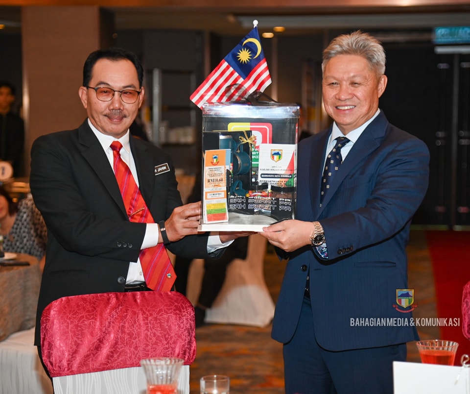 Lupakan Kupon Gores, Pemandu Sabah Hanya Perlu Guna Aplikasi Untuk Bayar Parkir