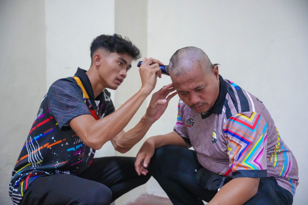 Nazar Pingat Emas, Keakraban Atlet Terengganu Cukur Rambut Jurulatih Buat Ramai Tersentuh