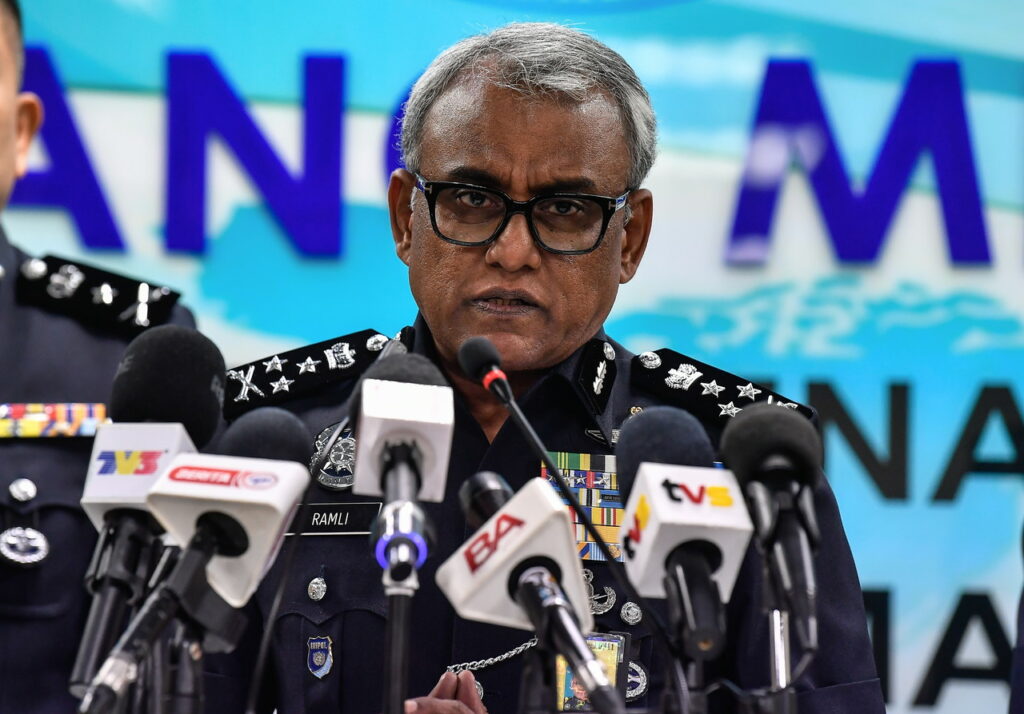 Polis Beri Amaran, Waspada Penipuan Bungkusan Melalui Telefon Minta Pindahan Wang