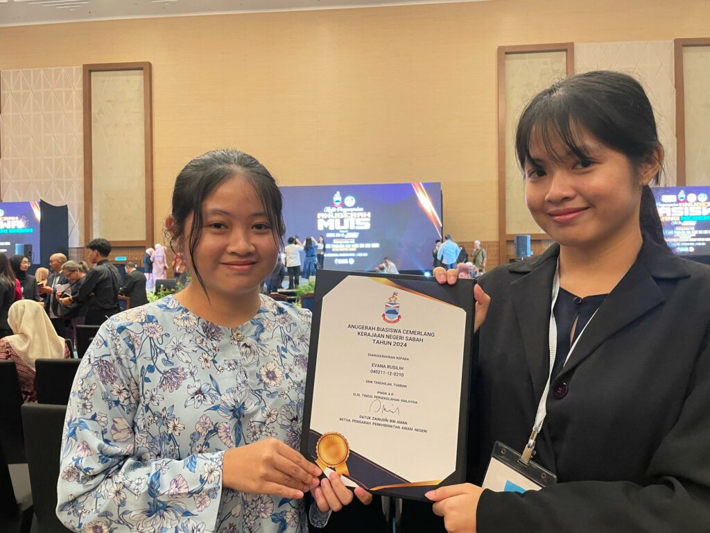 Raih PNGK Hampir 4 Flat STPM, Kembar Dari Tuaran Bukti Kemiskinan Bukan Penghalang