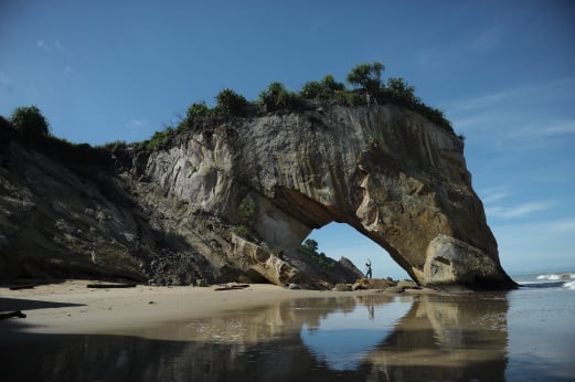 Kerajaan Sarawak Mahu Cipta Semula 'Kepala Kuda' Ikonik Di Pantai Tusan Miri