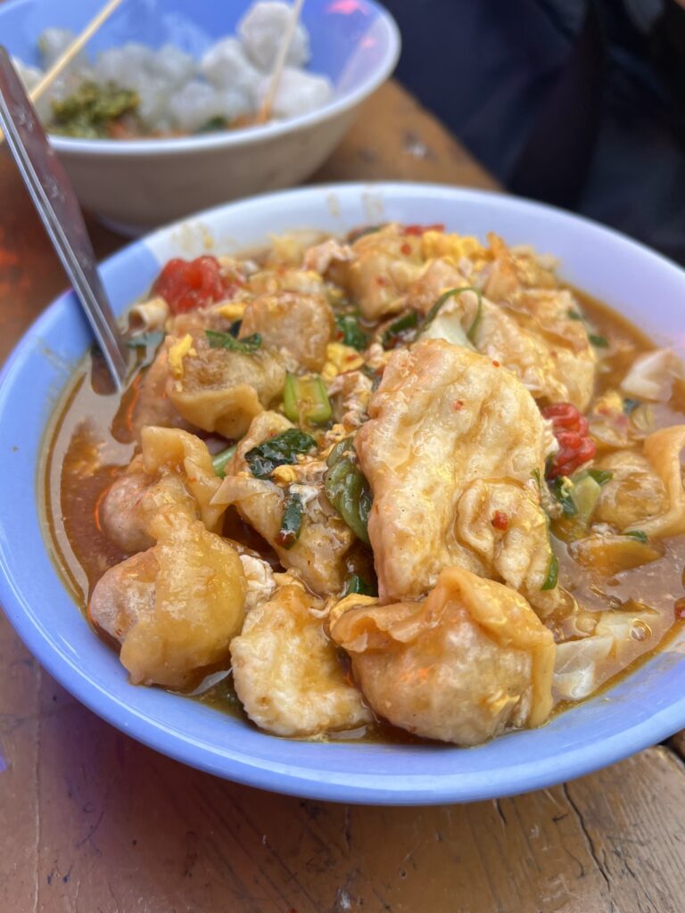 Dari Jawa Barat Ke Jakarta, Ini 14 Kedai Makan Wajib Cuba Di Indonesia
