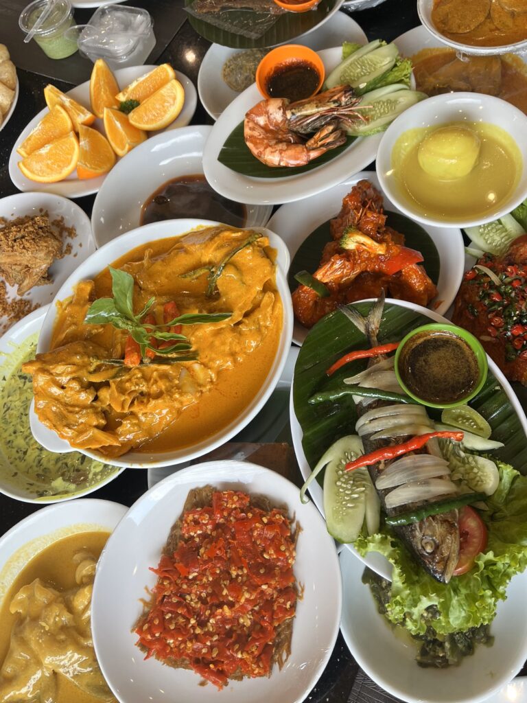 Dari Jawa Barat Ke Jakarta, Ini 14 Kedai Makan Wajib Cuba Di Indonesia