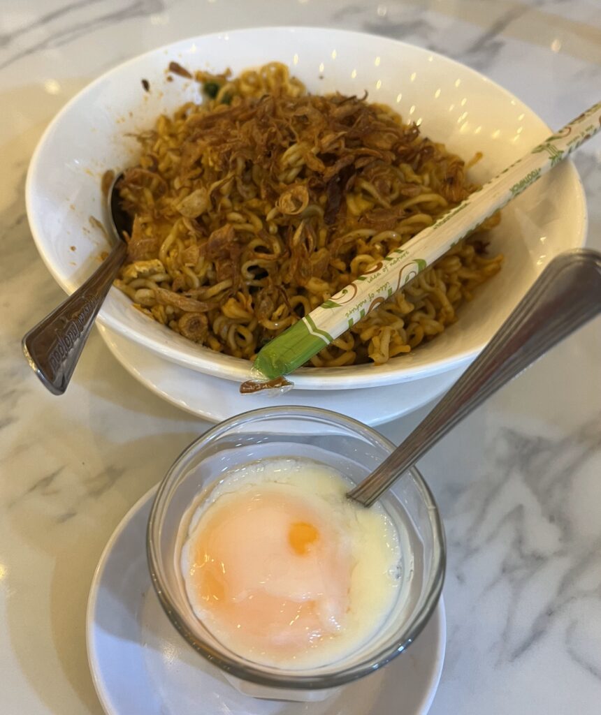 Dari Jawa Barat Ke Jakarta, Ini 14 Kedai Makan Wajib Cuba Di Indonesia