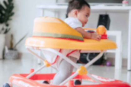 Bahaya Guna Baby Walker Untuk Perkembangan Bayi, Ini Nasihat Pakar