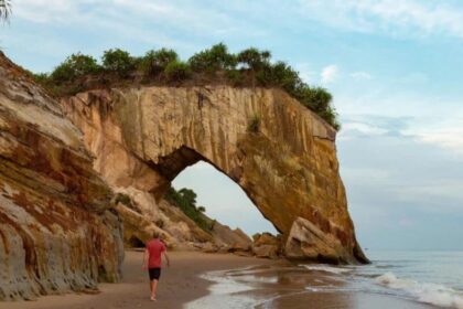 Kerajaan Sarawak Mahu Cipta Semula 'Kepala Kuda' Ikonik Di Pantai Tusan Miri