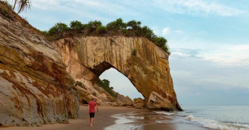 Kerajaan Sarawak Mahu Cipta Semula 'Kepala Kuda' Ikonik Di Pantai Tusan Miri